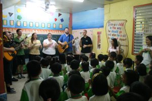 Philippines Mission Trip - Snack visits the school of Pastor Choi and Sister Alma (25 Sep 2009)